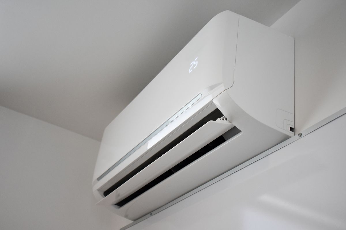 Installed air conditioning equipment - HVAC
